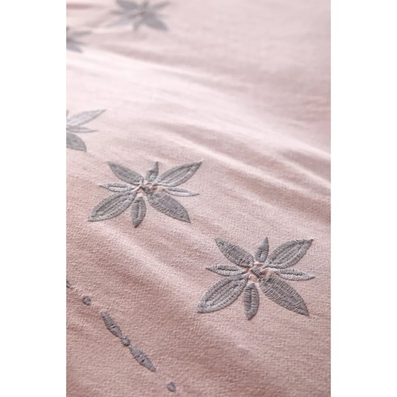 UO Embroidered Cross-Dyed Duvet Cover - Picture 5 of 9